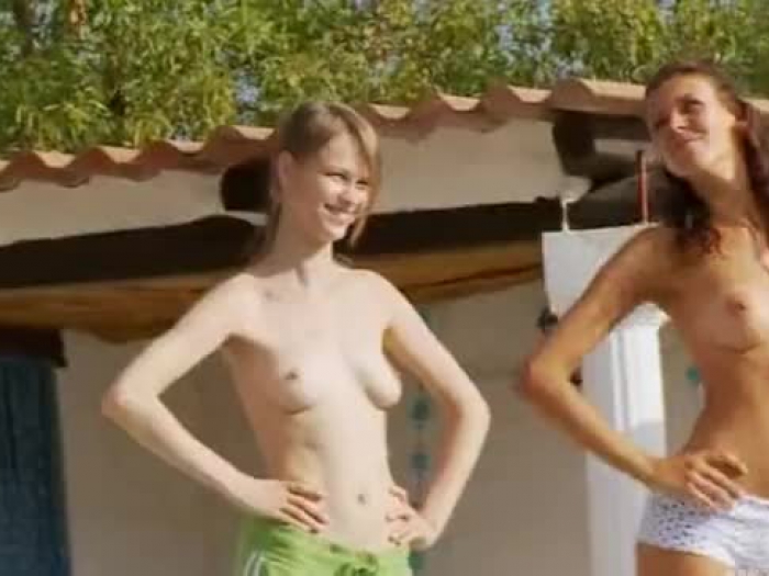 6 bare femmes by the pool from germany