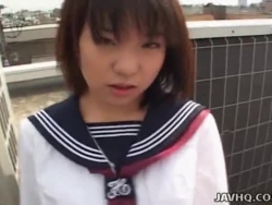 Japans schoolmeisje diepe keel staaf ongecensureerde