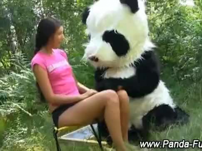 fétiche adolescente obtient le jouet avec panda