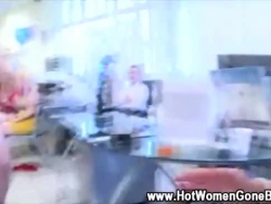video di donne con le tette grosse da cui fanno uscire il latte