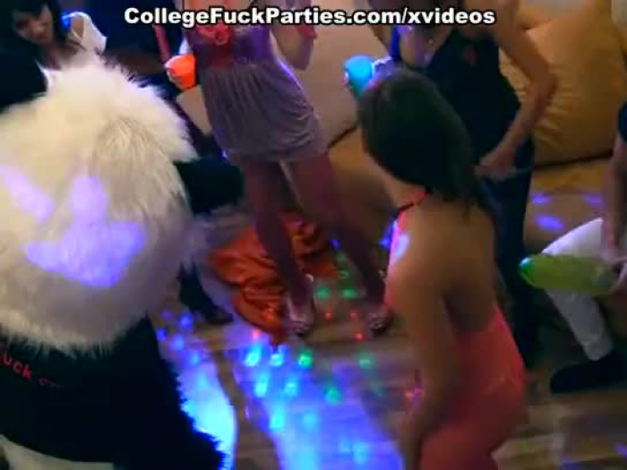 uno studente di sesso invitato panda