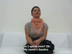 sandra est boinking à trois voies pour une opportunité d'être modèle