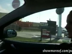 Mulher checa inexperiente pisca seu orbe e penetrou no carro