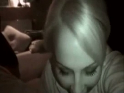 nydelig blondie filmet dypt throating hennes kjæreste-en