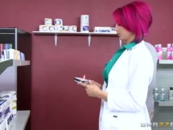 brazzers - super-hot tatted Arzt anna Glocke mag große Wurst