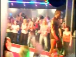 donker getinte stripper dansen op sexparty
