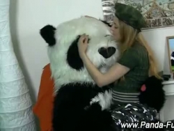 panda en peluche fétiche adolescent inexpérimenté