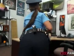 stunner i en politiuniform knuste opp hennes stram baken på xxxpawn.pornotagir