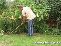 jardinier youthfull obtient de ravager son client maturité cochonne