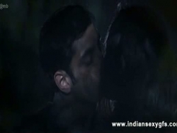 Индийская актриса Болливуда Фрида Пинто последовательность оргия в видео - indianorgyygfs