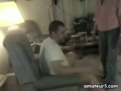 Oma gefilmt Deepthroating auf einem Männer Steifen