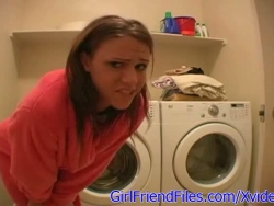 uerfarne tenårings melker på vaskemaskin
