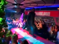 strippers assassinas que dançam com prostitutas cfnm soiree