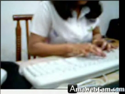 indian laska w biurze kamery internetowej