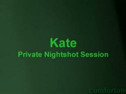 Кейт в Humping индивидуального акта