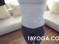 Yoga Teenager tina super-dampfenden keuchte donk Nageln schmatzte