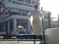 Mumie francaise se masturbe sur le balcon pour les Voyeure