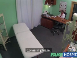 momia youthfull fakehospital tiene su trasero engullido por el médico