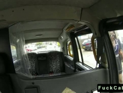 wystawne duże titted brytyjski ciemno zabarwione Kapsa w fałszywe taksówki