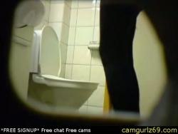 blonde uerfarne tenårings wc vag baken skjult spion webcam voyeur fire sexwebcam snakk Armature web webkameraer