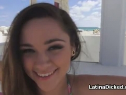 ładna nastolatka strój kąpielowy latina dziewczyną wkręca sztywne